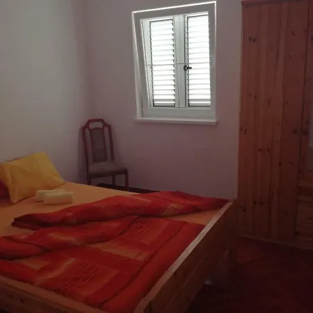 Apartment Anto Povljana